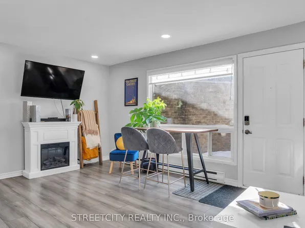 490 Southdale Rd E #8, London, ON N6E 1A4