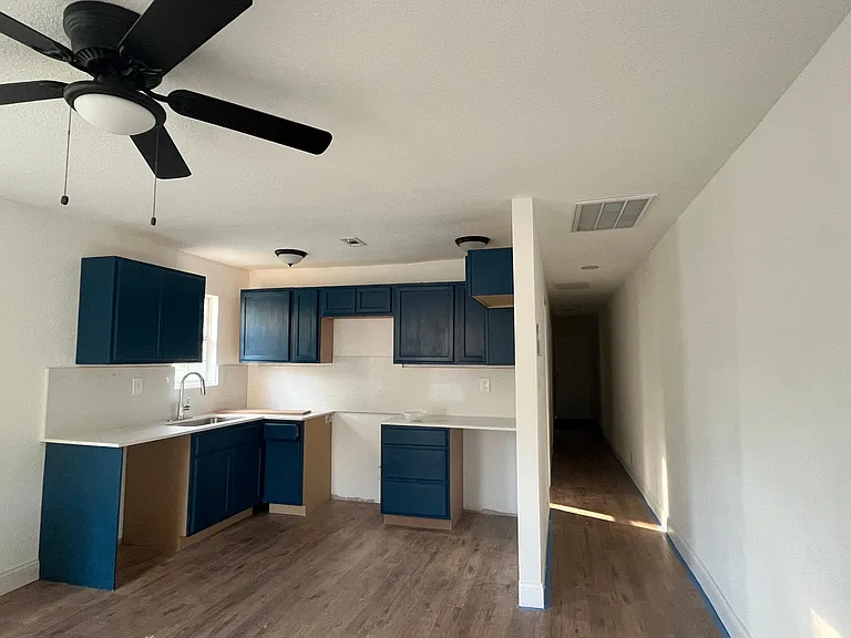 2229 Dathe St — Photo 2