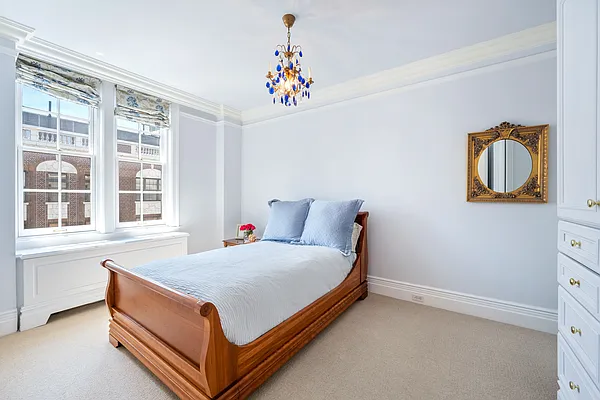 Sold by Compass | media 17