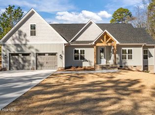 101 Yorkshire Ct, West End, NC 27376