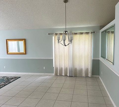 5th image of 1645 Anna Catherine Dr