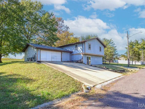 725 S Belt W, Belleville, IL 62220