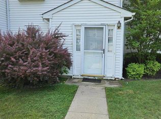 19 S Pointe Cir, Tinton Falls, NJ