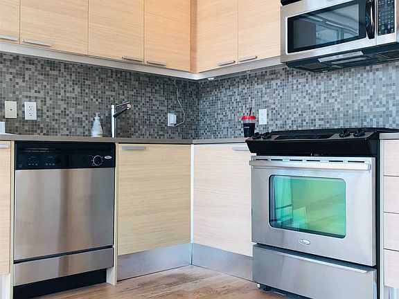 5th image of 25 Oxley St #1409