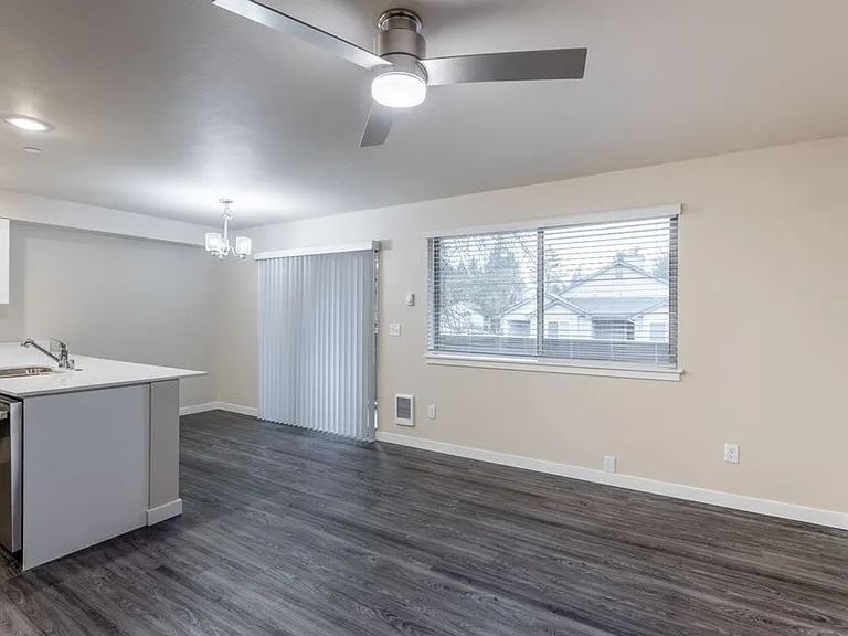 501 NE 112th Ave — Photo 9