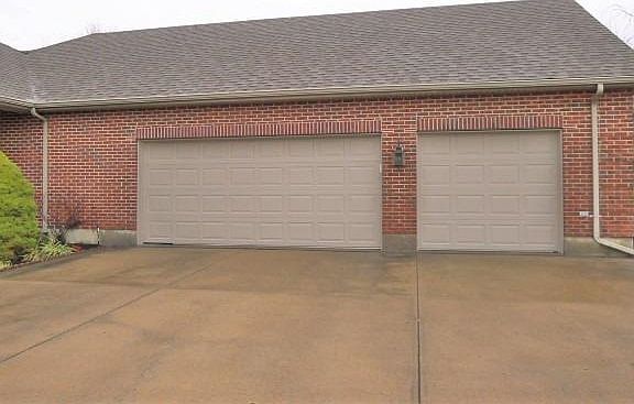 4th image of 303 Ashley Brook Dr