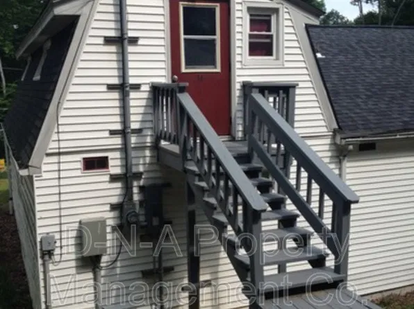 106 3rd St, Gouldsboro, PA
