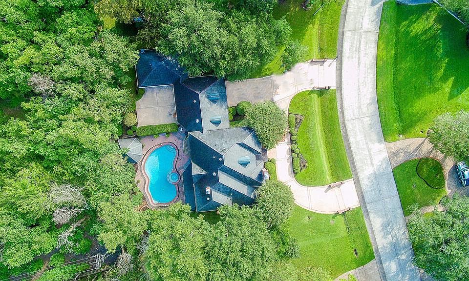 1st image of 412 Fieldcreek Dr