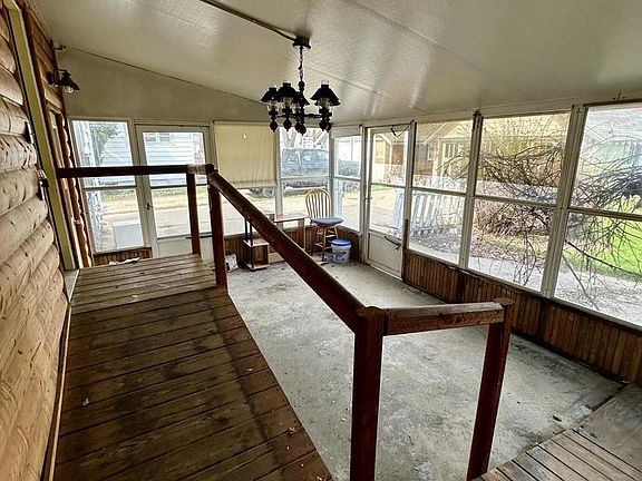 3rd image of 413 South Myrtle STREET