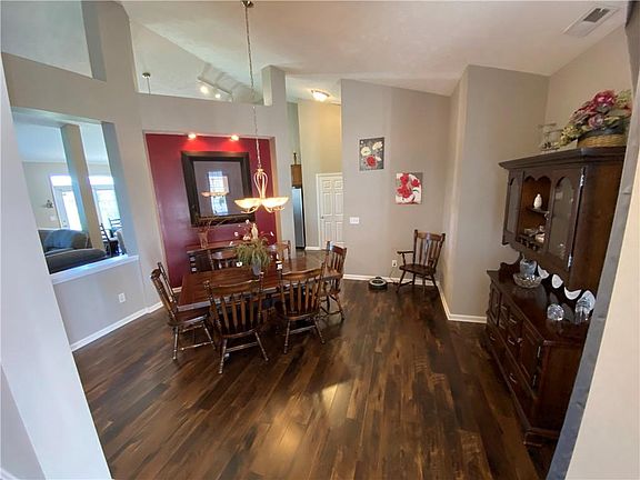 5th image of 54 Markleville Ln