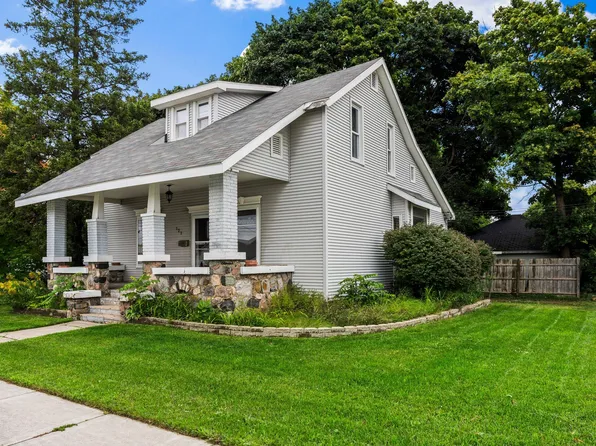 121 S Elm Ave, Gaylord, MI 49735