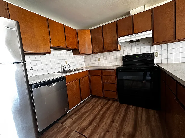 10560 Stone Ave N #2 — Photo 2