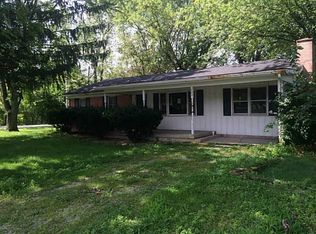 702 Lake Dr, Greenfield, IN 46140