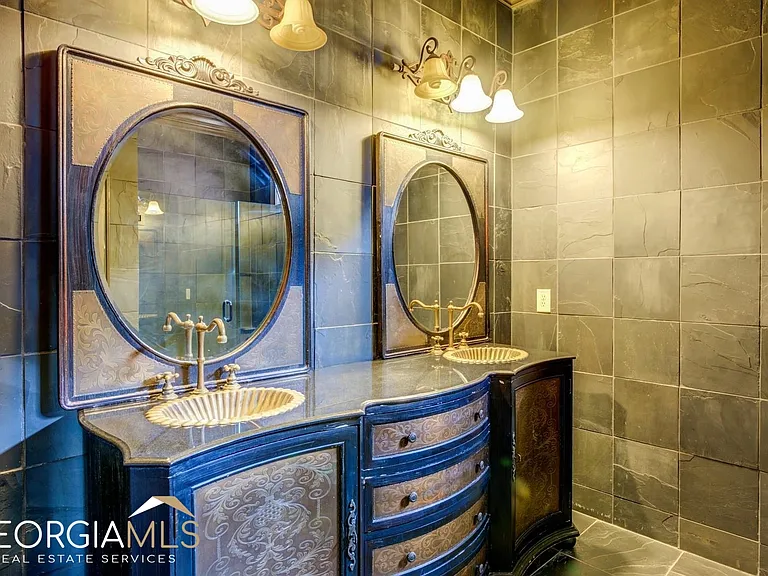 4173 Raphael St SW — Photo 25