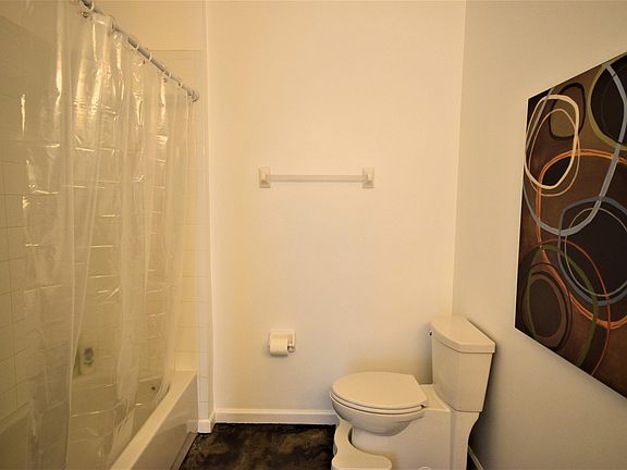 4th image of 301 W Atlantic Avenue #L5
