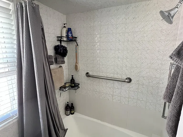 68 Winsor Ave — Photo 38