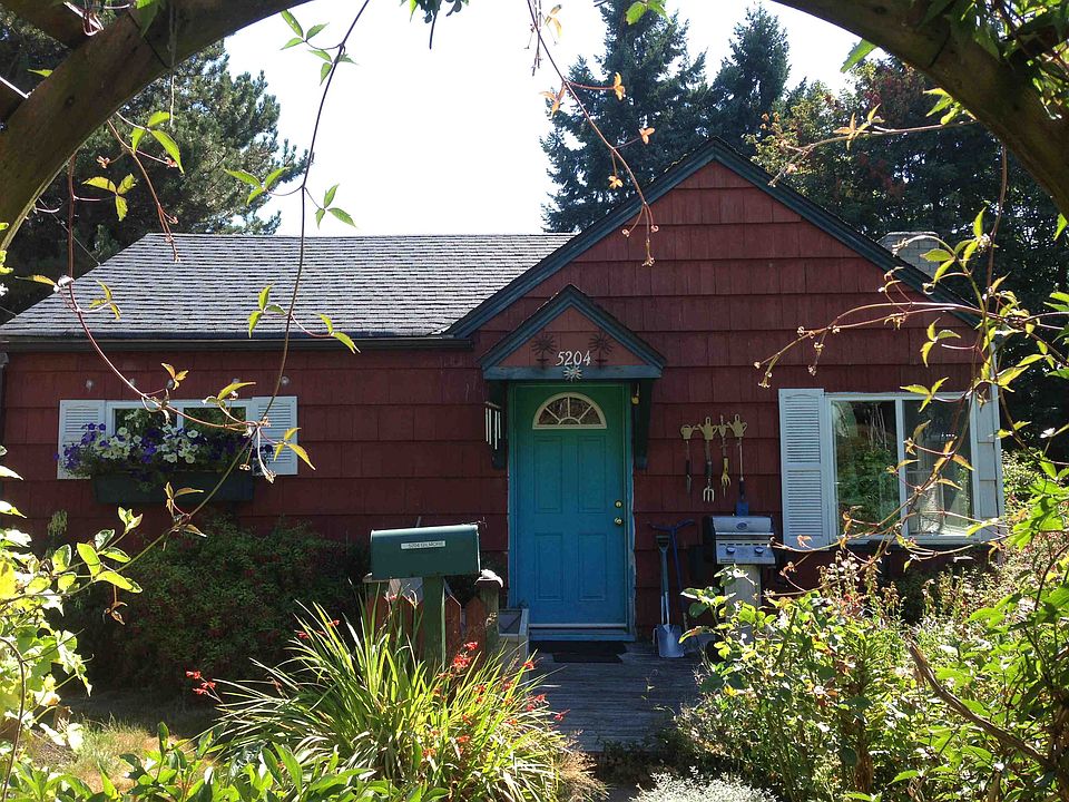 2nd image of 5204 39th Ave NE