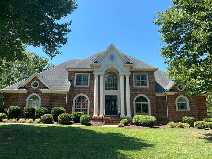 1369 Shinnecock Ln