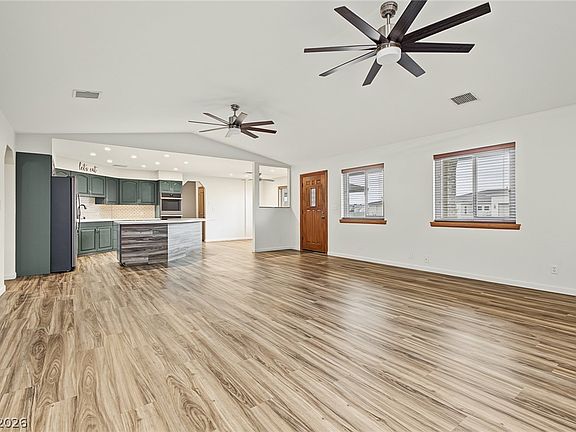 5th image of 281 E Kimberly Dr