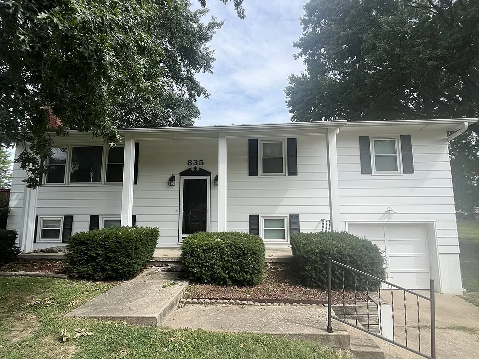 835 E Gay St