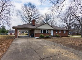 2904 Edgewood Dr, Jeffersonville, IN 47130