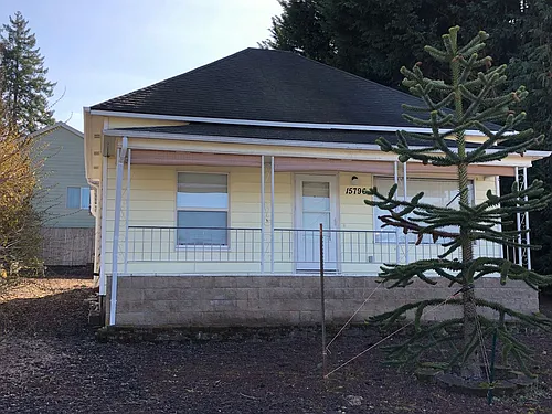 15796 SW Willamette St Photo 1