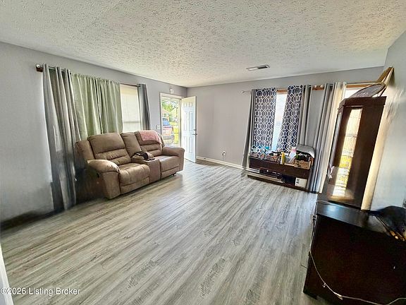 2nd image of 2612 Vonoa Dr