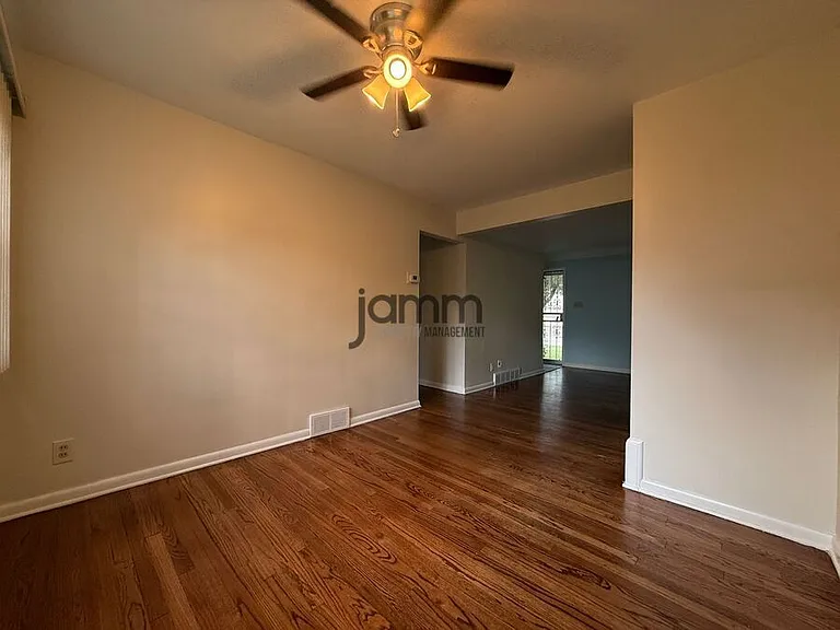 24113 E Silsby Rd — Photo 5