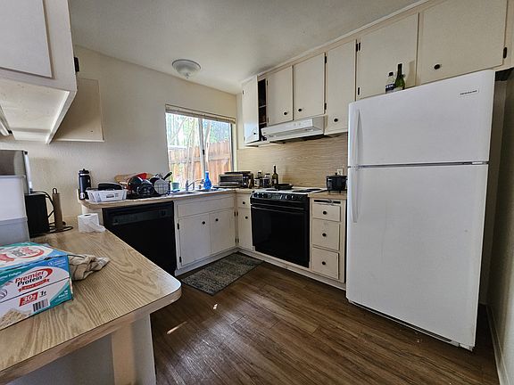 5th image of 1548 Drake Dr