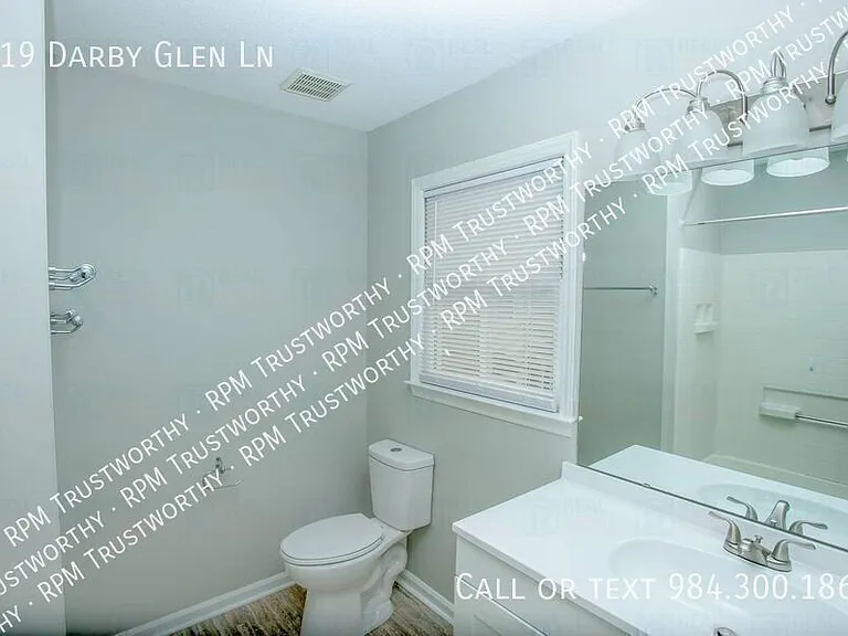 519 Darby Glen Ln — Photo 11