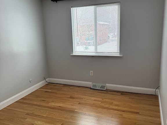 5th image of 89 Robert Dr #2