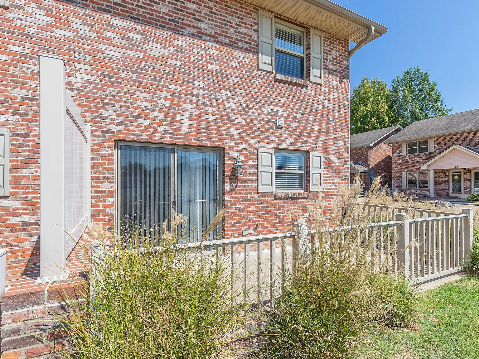 120 Eagle Pass Ln — Photo 4