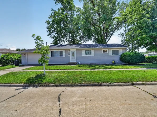 179 Alma Dr NW, Cedar Rapids, IA 52405