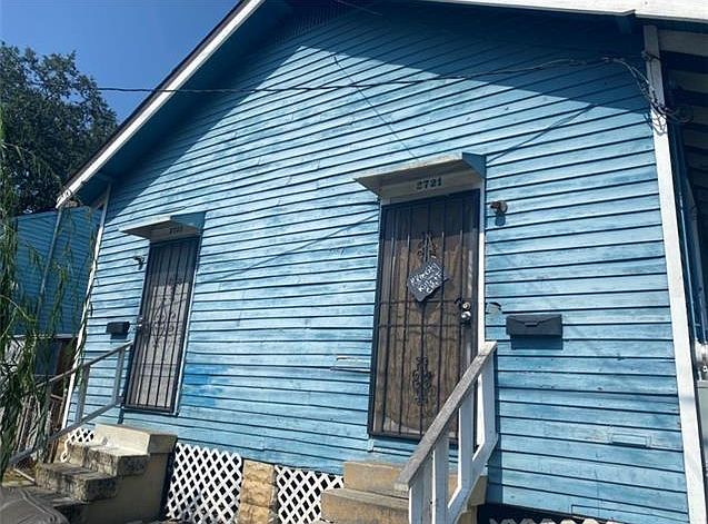 1st image of 2721-23 Loyola Ave