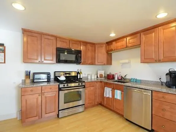 43 Richardson St, Woburn, MA 01801