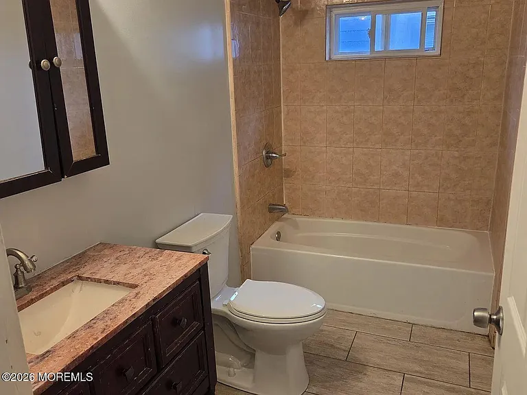 366 Lake Ave — Photo 12