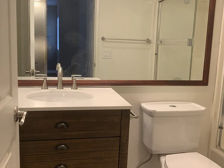 NoHo Village Apartments — Photo 10