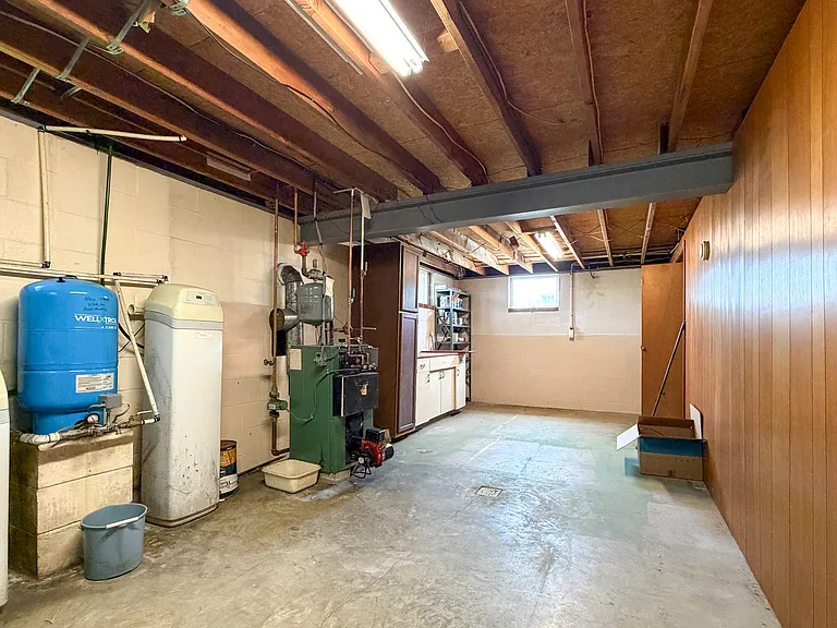 213 Hahnstown Rd — Photo 22
