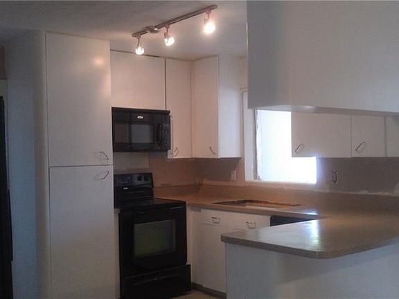 3rd image of 3110 NE 10th Ave