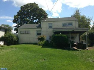 403 Willard Rd, Hatboro, PA 19040