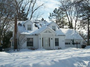 1528 Ridgewood Ave SE, East Grand Rapids, MI