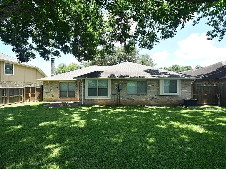 2303 Old Dixie Dr — Photo 38