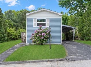 19 Cantaberry Ln, Coventry, RI 02816