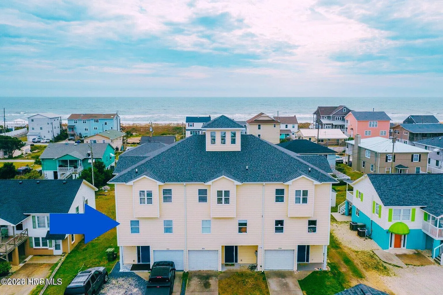 2 bed, 3.5 bath, 2163 sqft, $3,200 — Photo 2