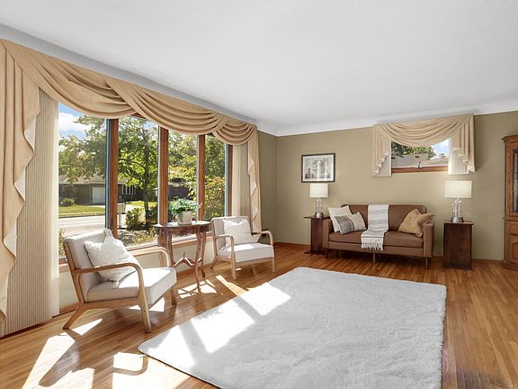 2nd image of 404 15th St W