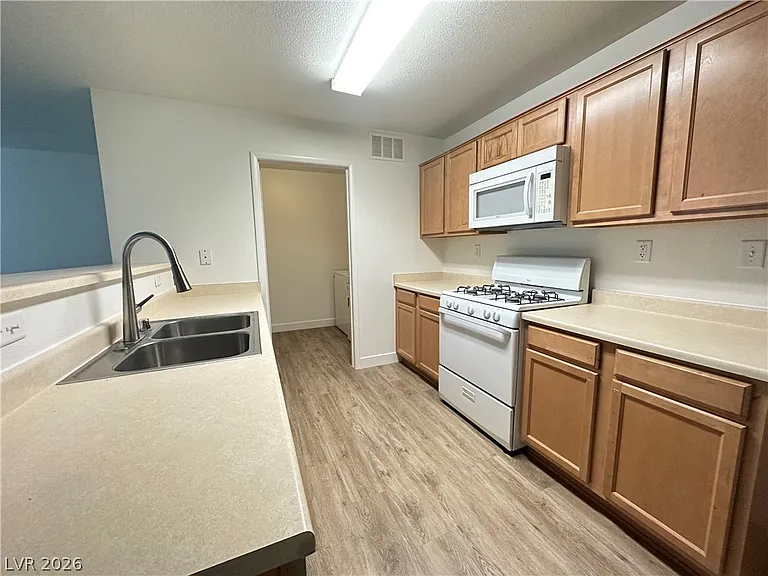 3192 Mist Effect Ave — Photo 6