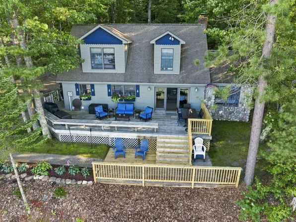 4493 Sunset Cv, Indian River, MI 49749