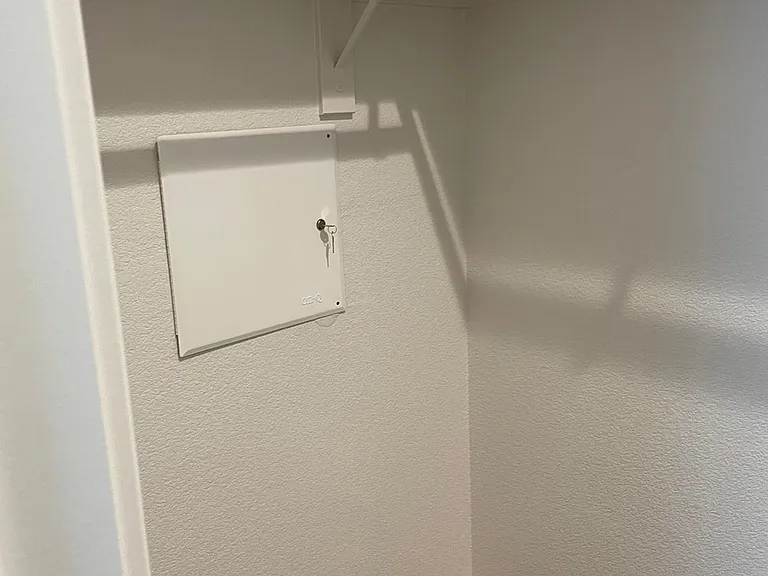 walk-in closet