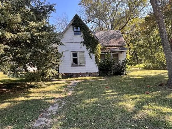 305 S Mechanic St, Butler, MO 64730
