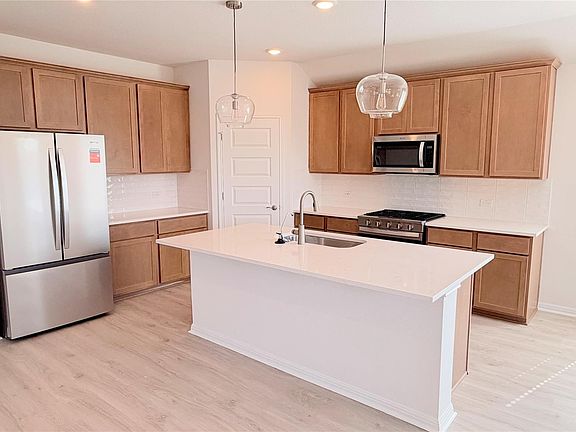 2nd image of 133 Leland Ave